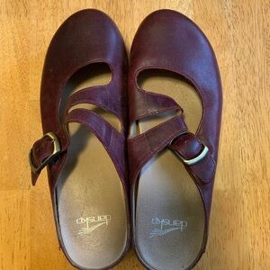 Dansko Women's Maroon Leather Flats